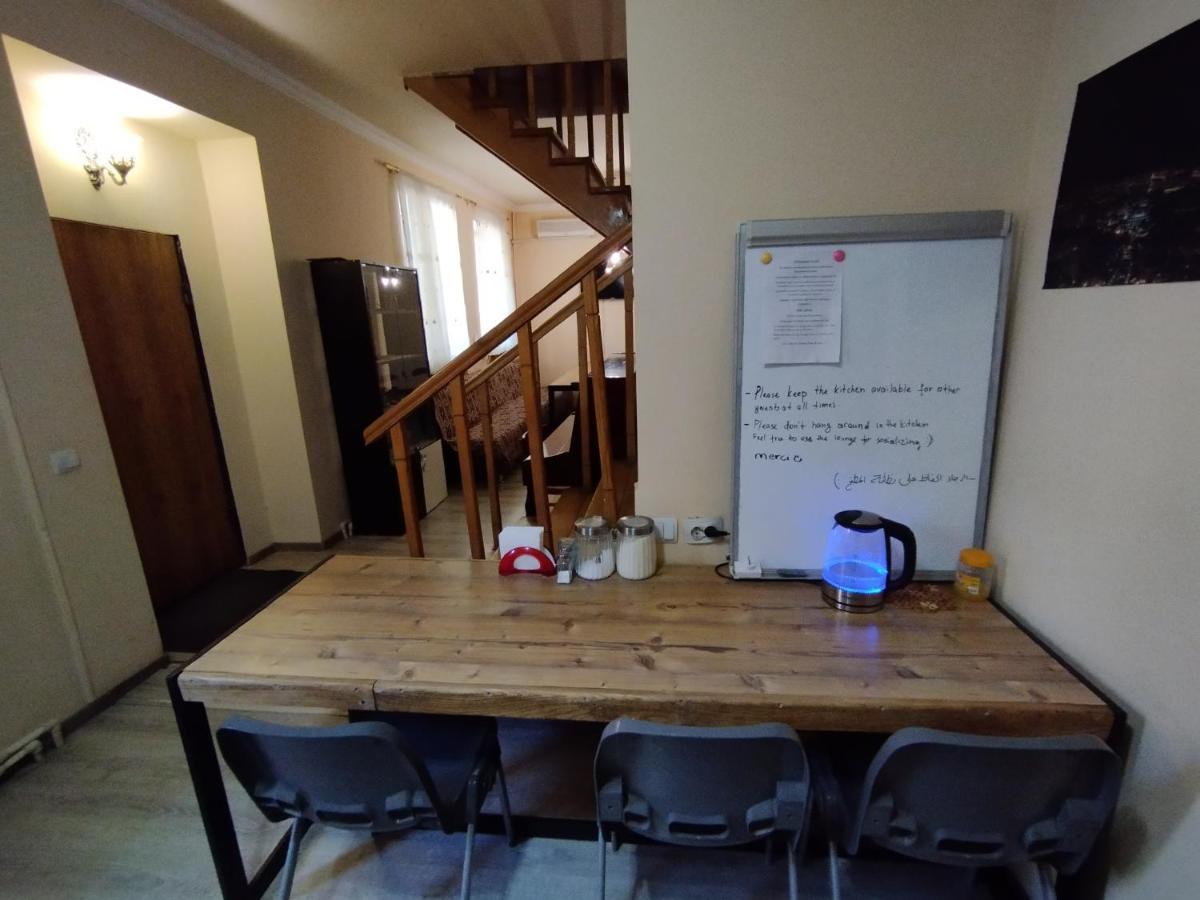 Wooden_Room_Hostel Γιερεβάν Εξωτερικό φωτογραφία